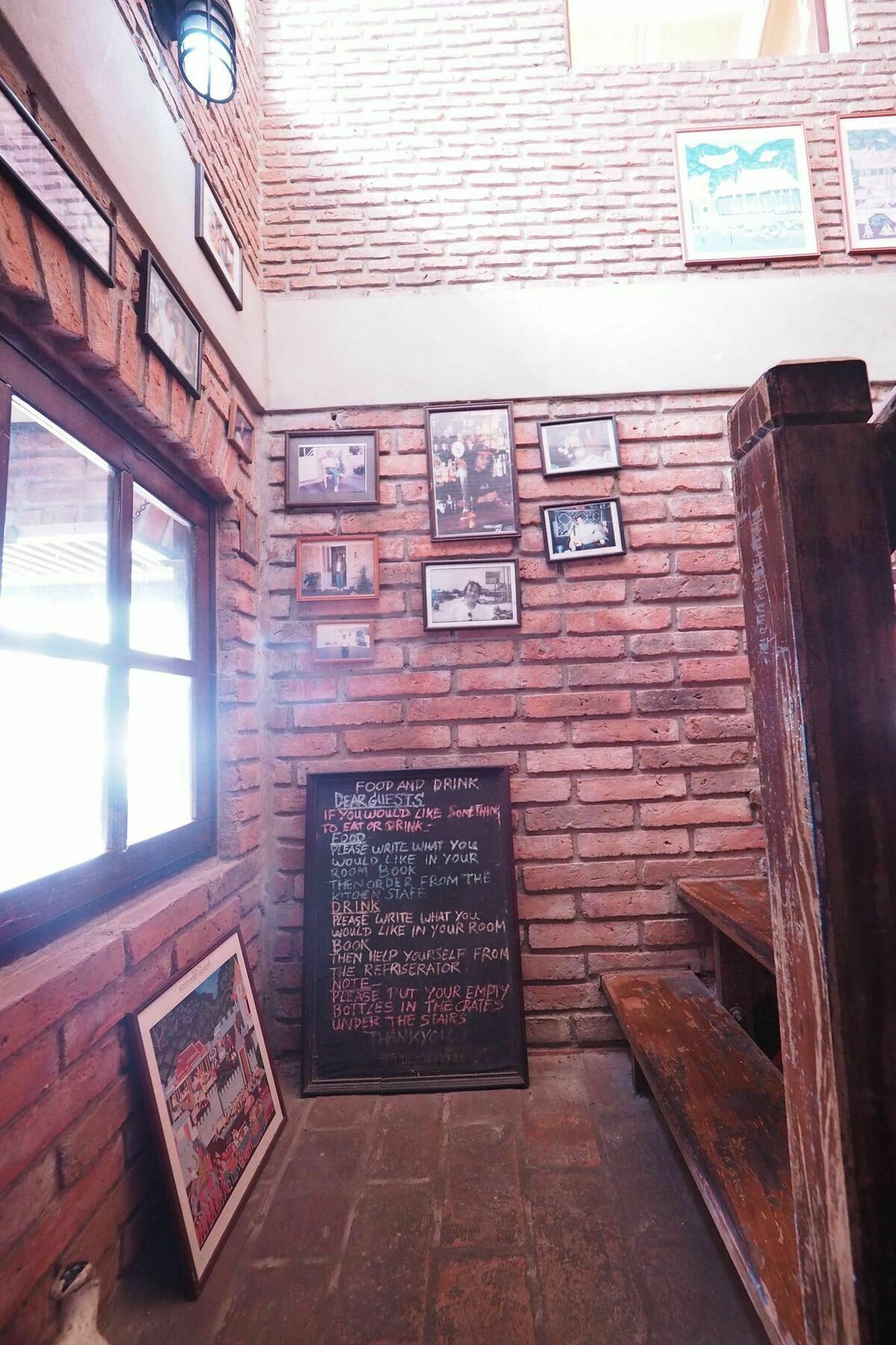 Pensión Brickhouse Est 1986 2*